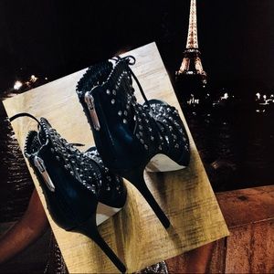 BLACK LEATHER STUD LACE-UP BOOTIE STYLE HEELS!